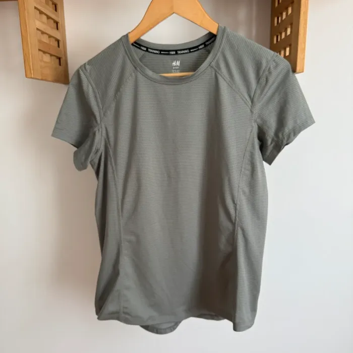 Haut de sport - photo numéro 2