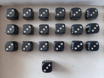 Lot de 19 dés