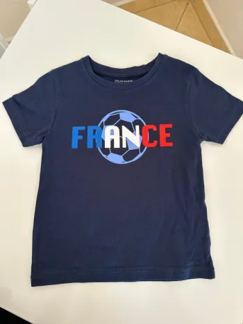 TEE shirt