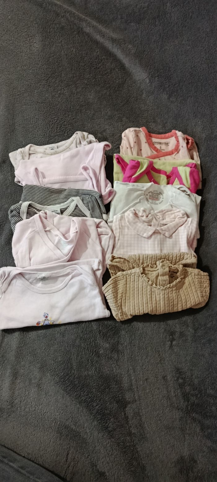 Lot 10 bodies bebe fille 6mois