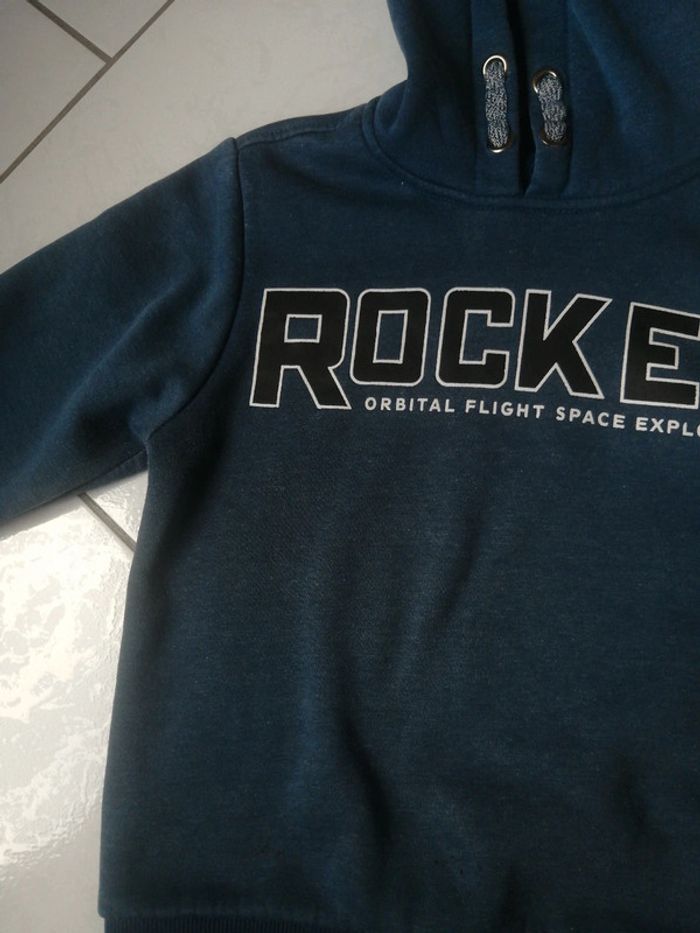 Sweat a capuche 134/140 - photo numéro 4