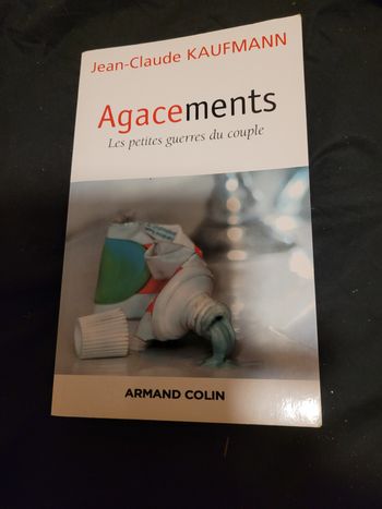 Agacement les petites guerres d'y couple