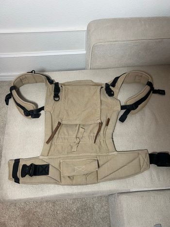 Porte bébé préformé physiologique Be Lenka