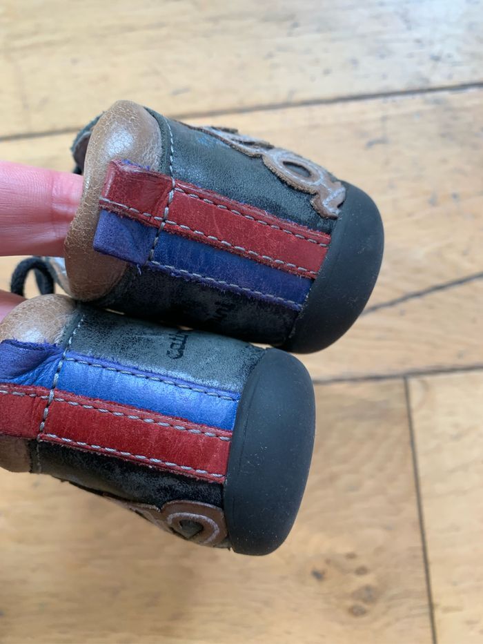 Chaussures marine Catimini taille 19 - photo numéro 2