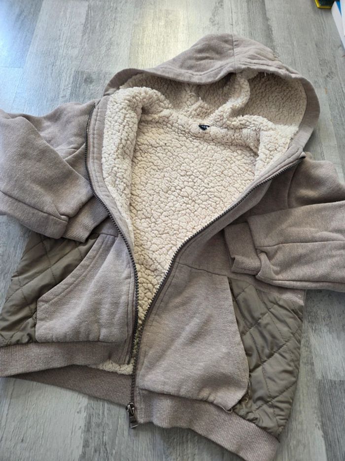 Gilet chaud avec capuche - photo numéro 4