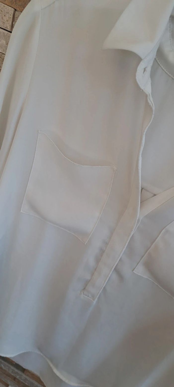 Blouse blanche de la marque Mango taille 34 - photo numéro 2