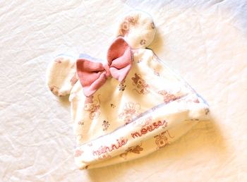 Bonnet Disney Baby Blanc Minnie Fleurs Ruban Rose Grandes Oreilles Minnie Mouse Accessoire Bébés