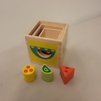 Cube des formes en bois
