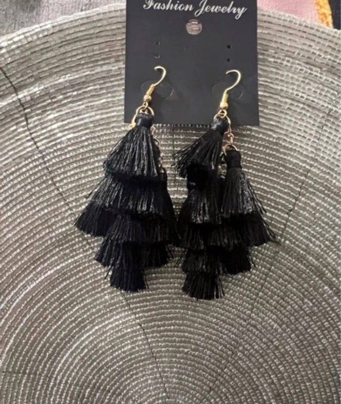 Boucle d’oreille noir