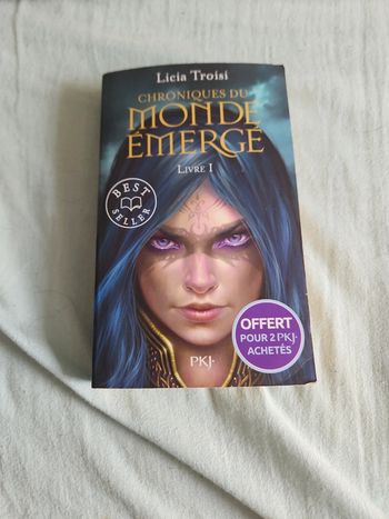 📕 Livre Chronique du monde émergé tome 1