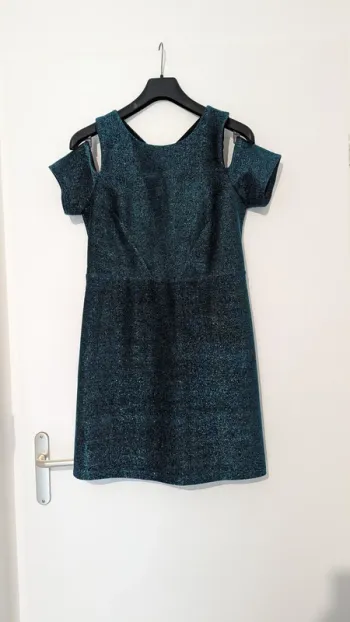 Robe bleu épaule dénudée paillette Top Shop