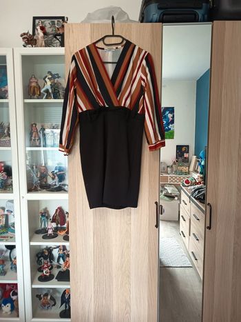 Robe chic noir rayée marron et blanc neuve Marque New collection - Taille Unique = Taille S 36