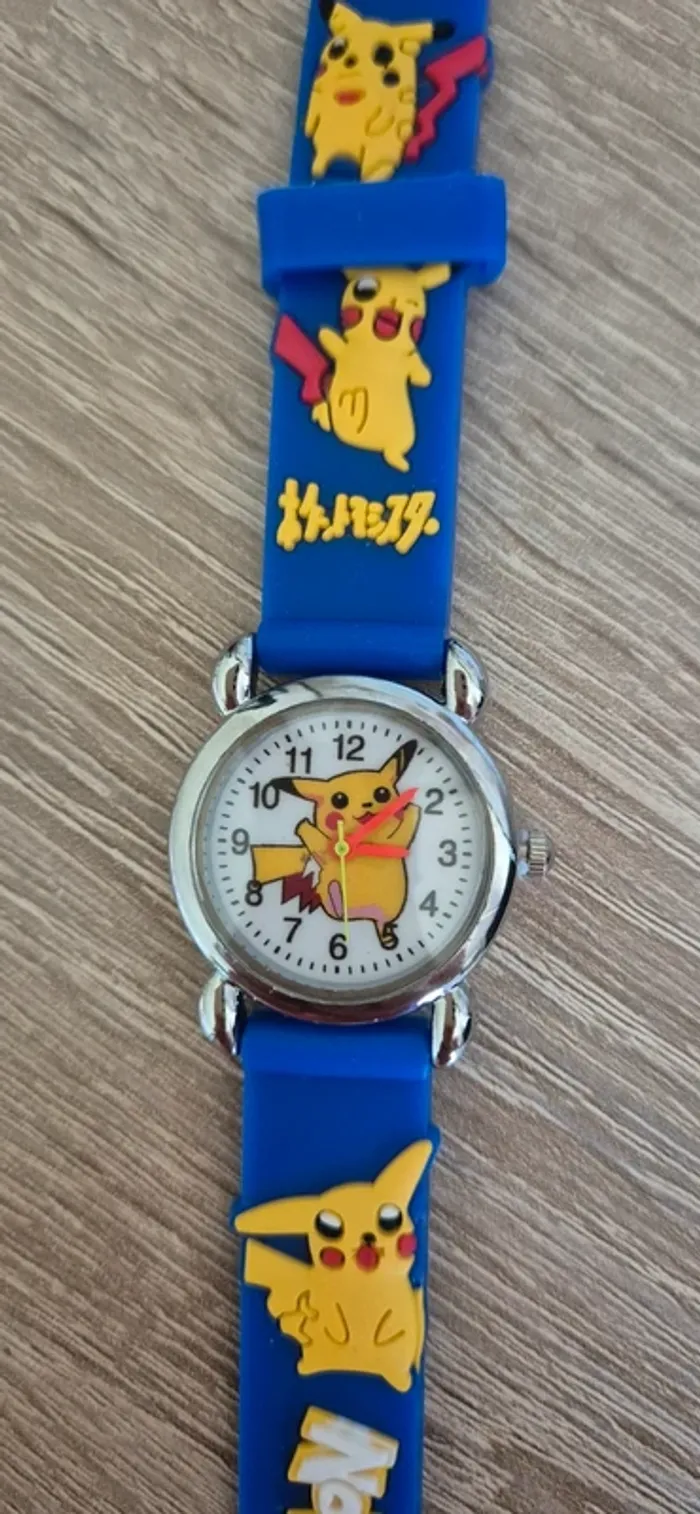 Montre enfant Pokémon avec bracelet fantaisie bleu