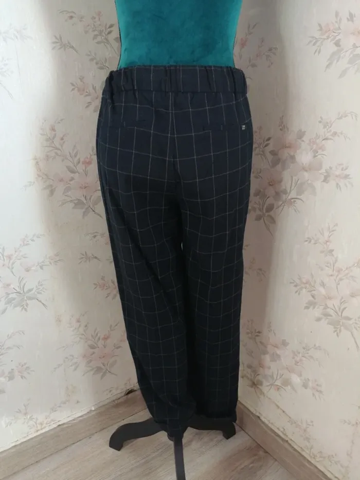 Pantalon noir droit à carreaux avec lignes beiges élastique à la taille et lien / teddy Smith / (38) - photo numéro 6