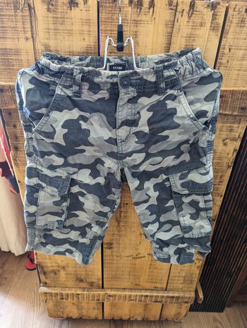 Short cargo Kiabi camouflage 10ans