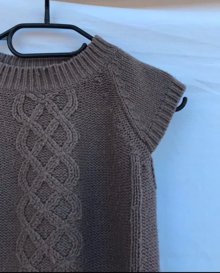 Pull sans manche 10 ans - photo numéro 4