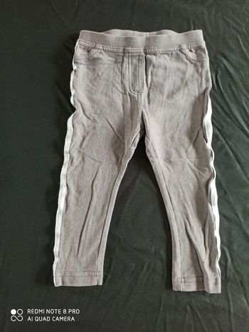 Pantalon avec liseré argentés