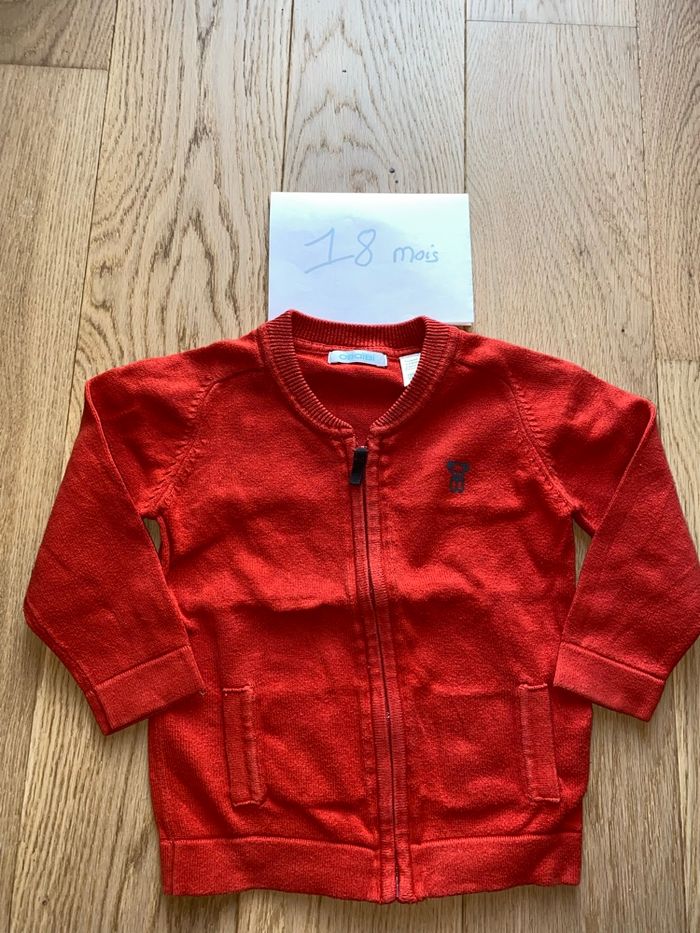 Gilet zippé en laine fine rouge – Obaïbi – 18 mois