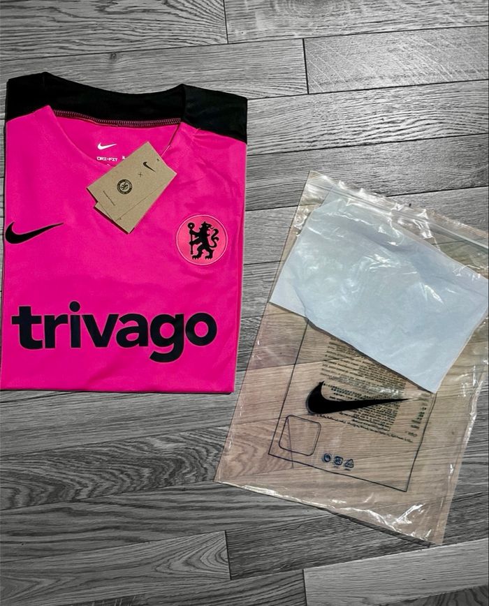 Maillot Chelsea x Trivago Nike rose — Training officiel - photo numéro 2