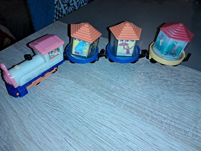 Train vintage sans rail