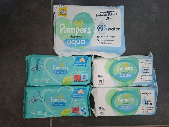 Lot de 7 paquets de lingettes Pampers
