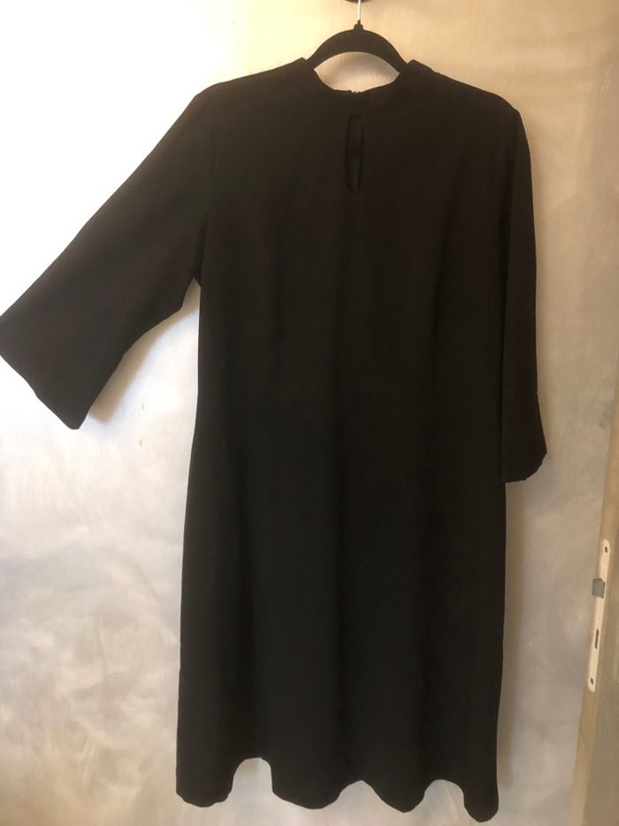 Robe patineuse noire manches 3/4 évasées taille XXL de chez MOE