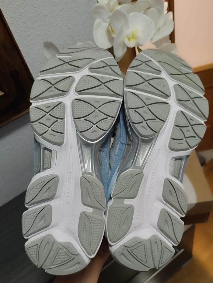 Asics GEL NYC Taille 45 - photo numéro 4