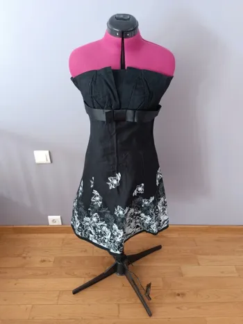 Robe bustier noire et blanche – taille 34 (très peu portée)