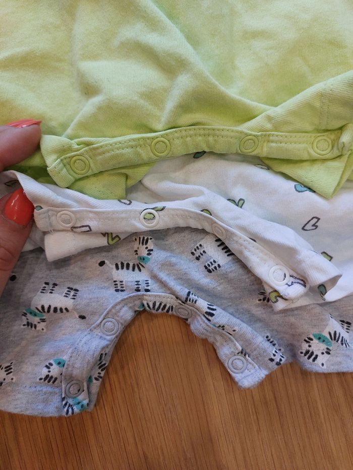 Lot 3 combishorts 18m - photo numéro 10