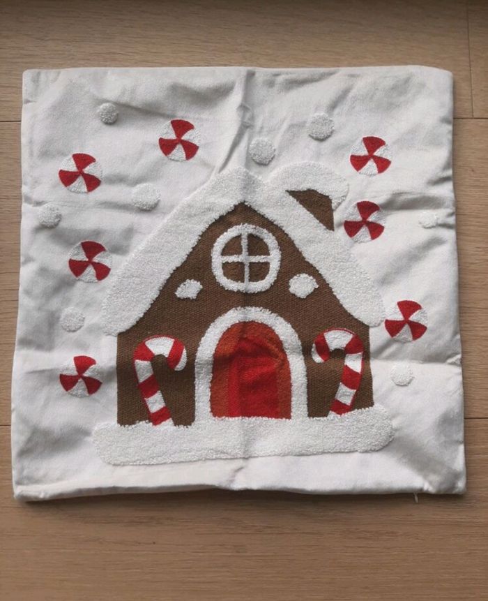 Housse de coussin Noël - Maison Pain d'Epices - 45x45cm - Neuve - photo numéro 3
