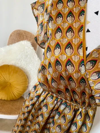 Superbe robe motif irisé