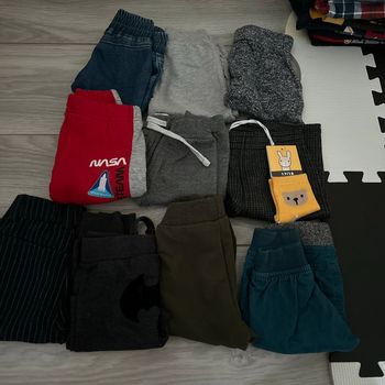 Lot 10 pantalons + 1 paire de chaussettes neuves