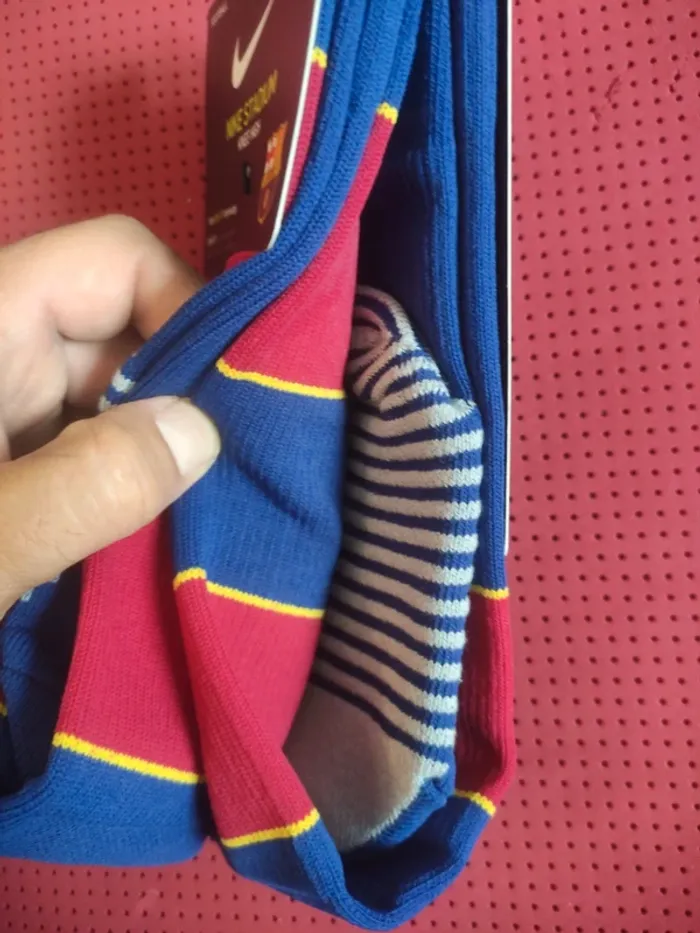 Chaussettes de foot FC Barcelone, Nike Authentique Officiel taille 31/35, Neuf - photo numéro 5
