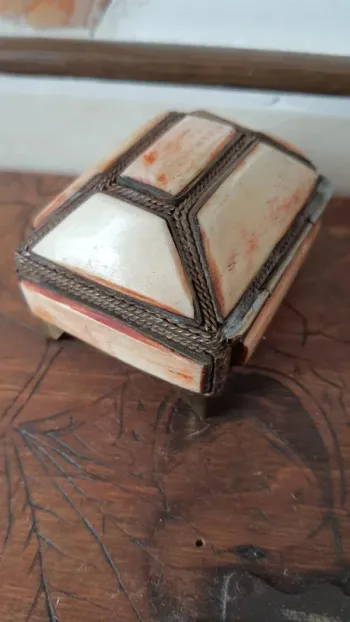 Très belle boite à bijoux vintage