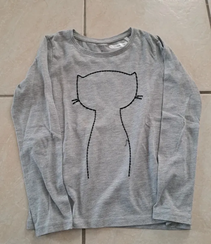 Tee-shirt manches longues gris motif chat 8 ans Orchestra 👧 en TBE