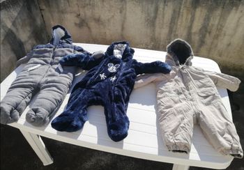 Vends lot 3 combinaisons 12 mois