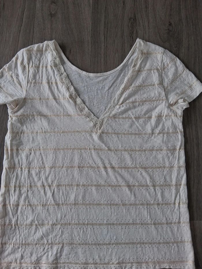 T-shirt ouvert dans le dos - photo numéro 3