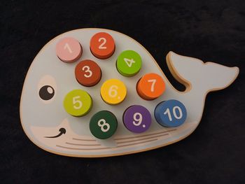 Jeu d'encastrement baleine chiffre