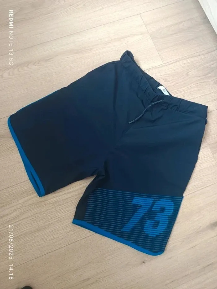 Magnifique short bleu La redoute taille 12 ans