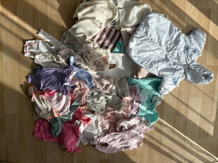 Lot bébé fille 1 mois - 35 pièces