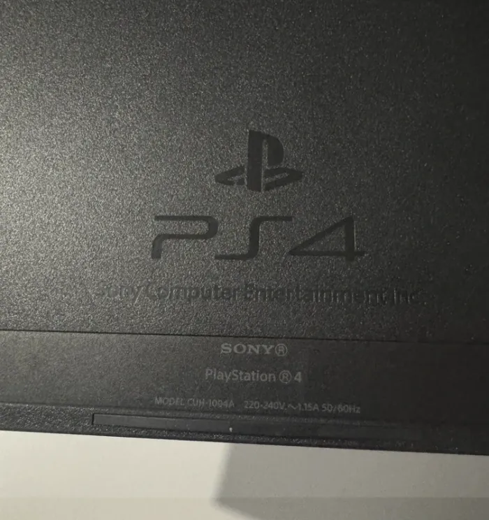 Console PS4 Noire - BE - Console - photo numéro 2
