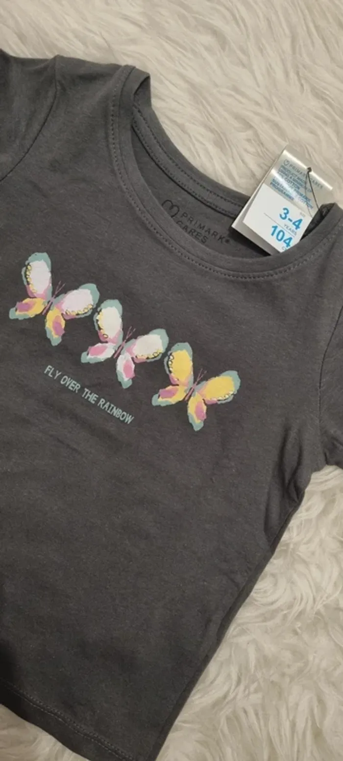 Tee-shirt papillons neuf - photo numéro 2