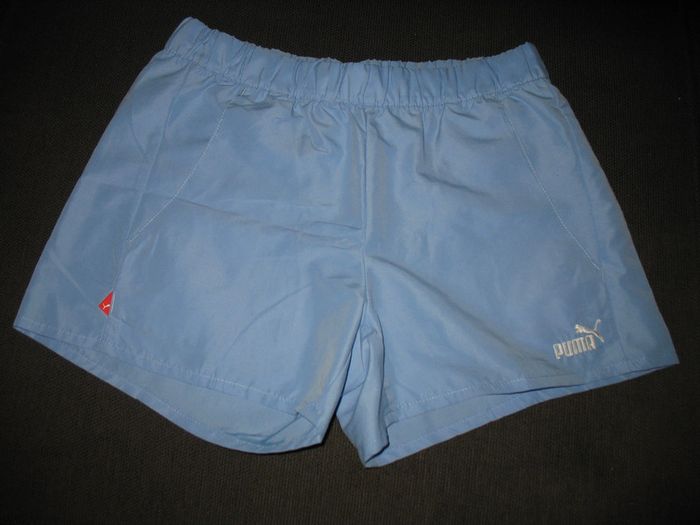 SHORT BLEU CIEL "PUMA" - TAILLE 36 - n°02