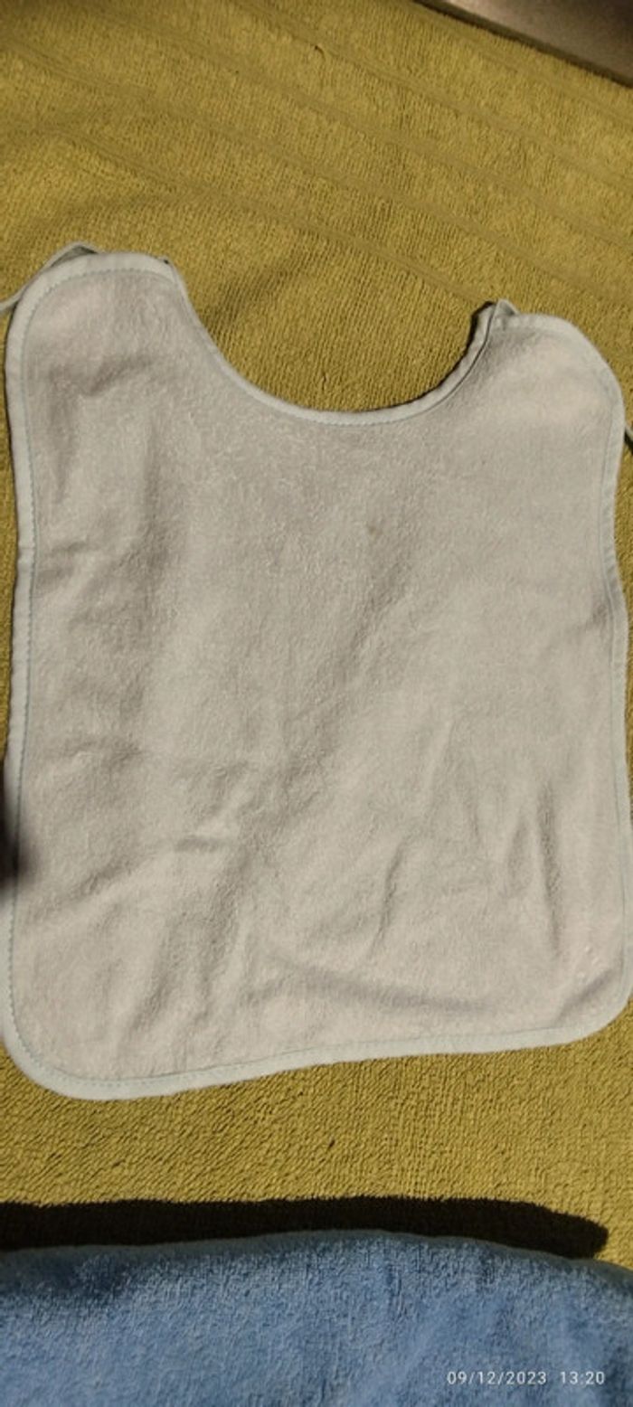 Bavoirs - photo numéro 3