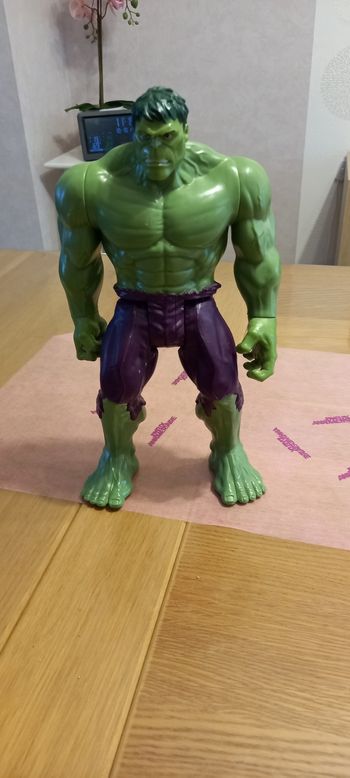 Figurine hulk
