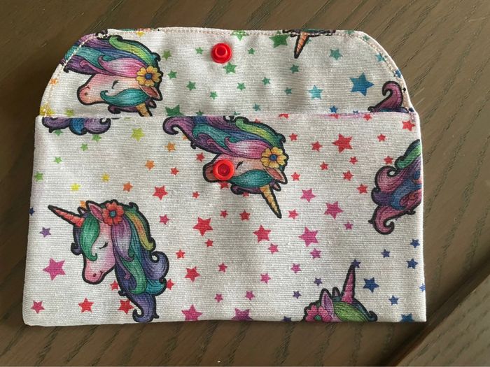 Bel étui à lunette solide ou pochette pour petits articles tissu licorne neuve - photo numéro 2