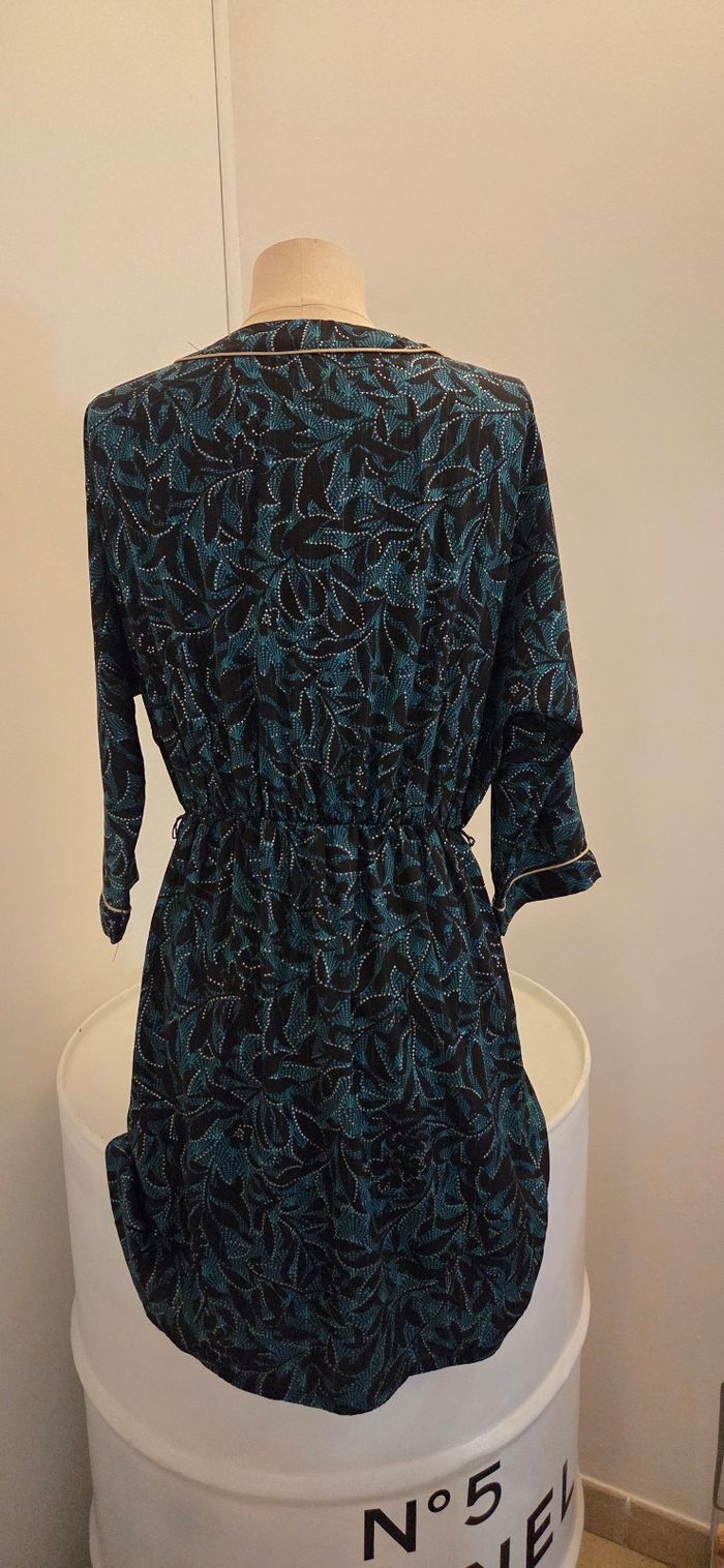 Robe Cache Cache fluide bleu canard & doré – style portefeuille – taille élastique – excellent état - photo numéro 5