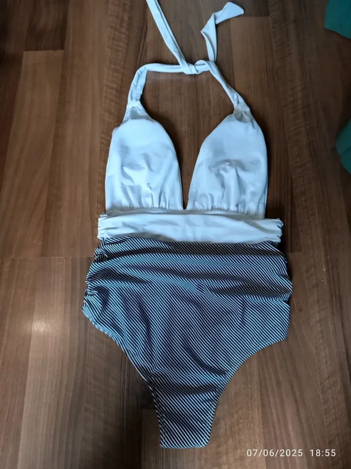 Maillot de bain ventre plat - photo numéro 3