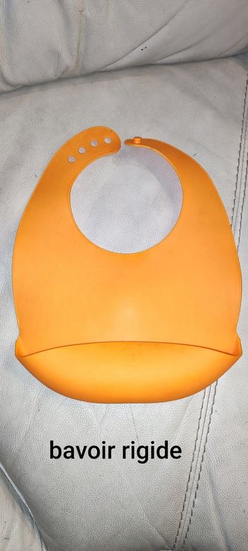 Bavoir rigide
