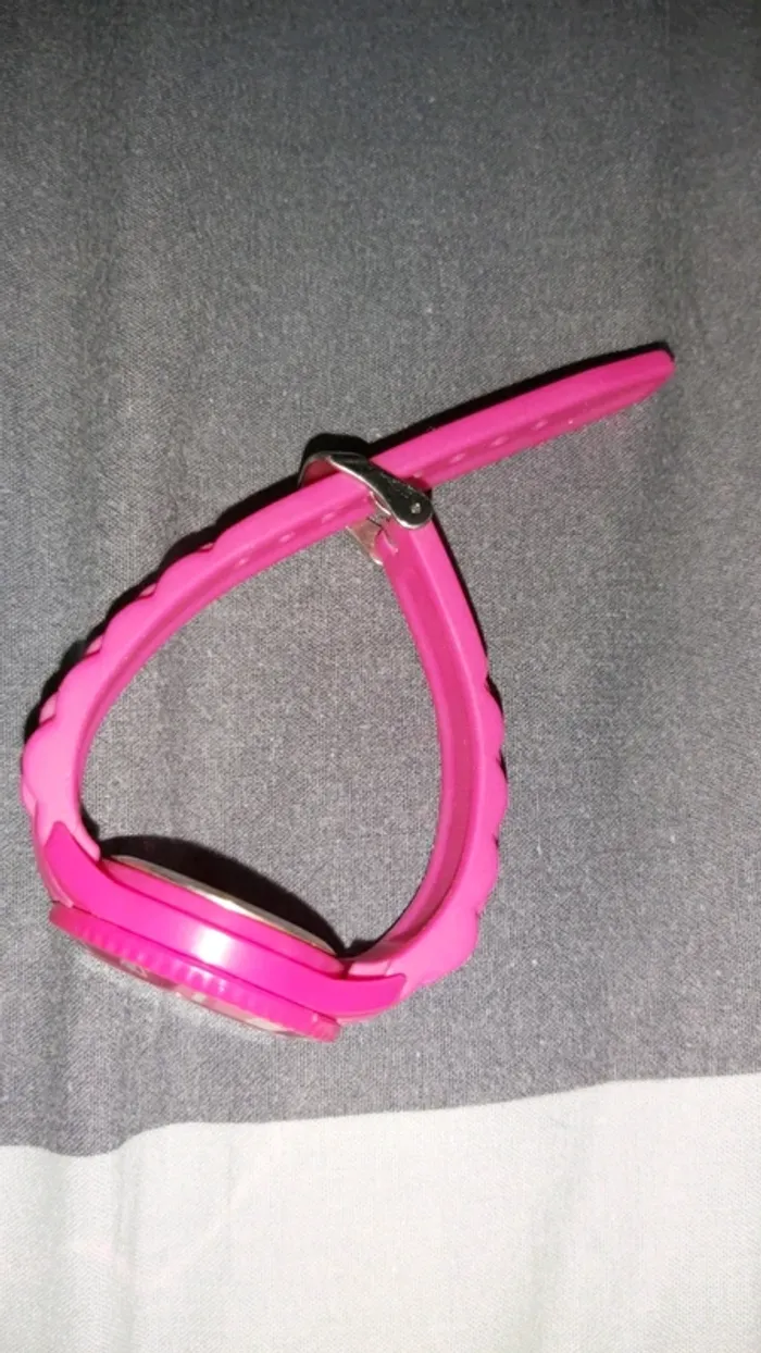 Montre rose - photo numéro 2